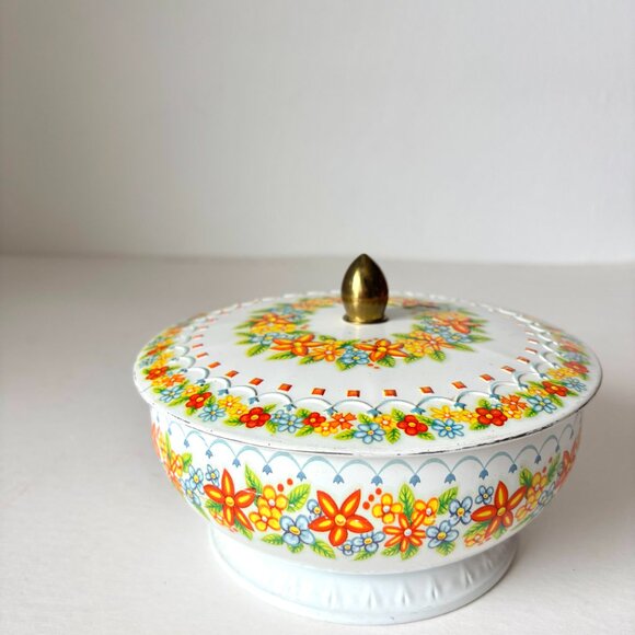 Colorful Embossed Floral Biscuit Cookie Trinket Tin Lid Pedestal Litho England - Picture 2 of 7